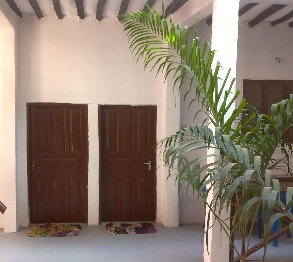 New Iddi Villa Джамбиани Экстерьер фото